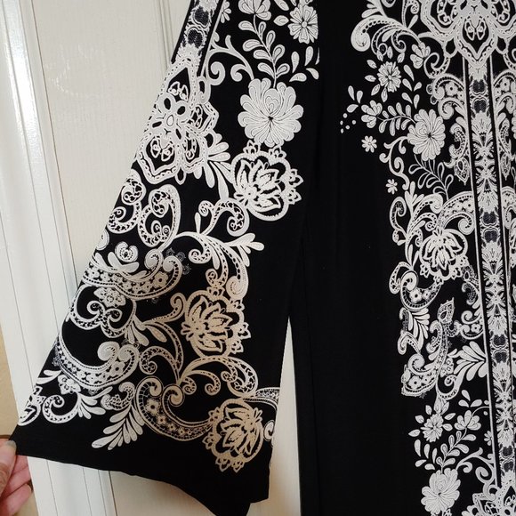 Studio One Dress with White Floral Design SZ SM - Picture 3 of 4